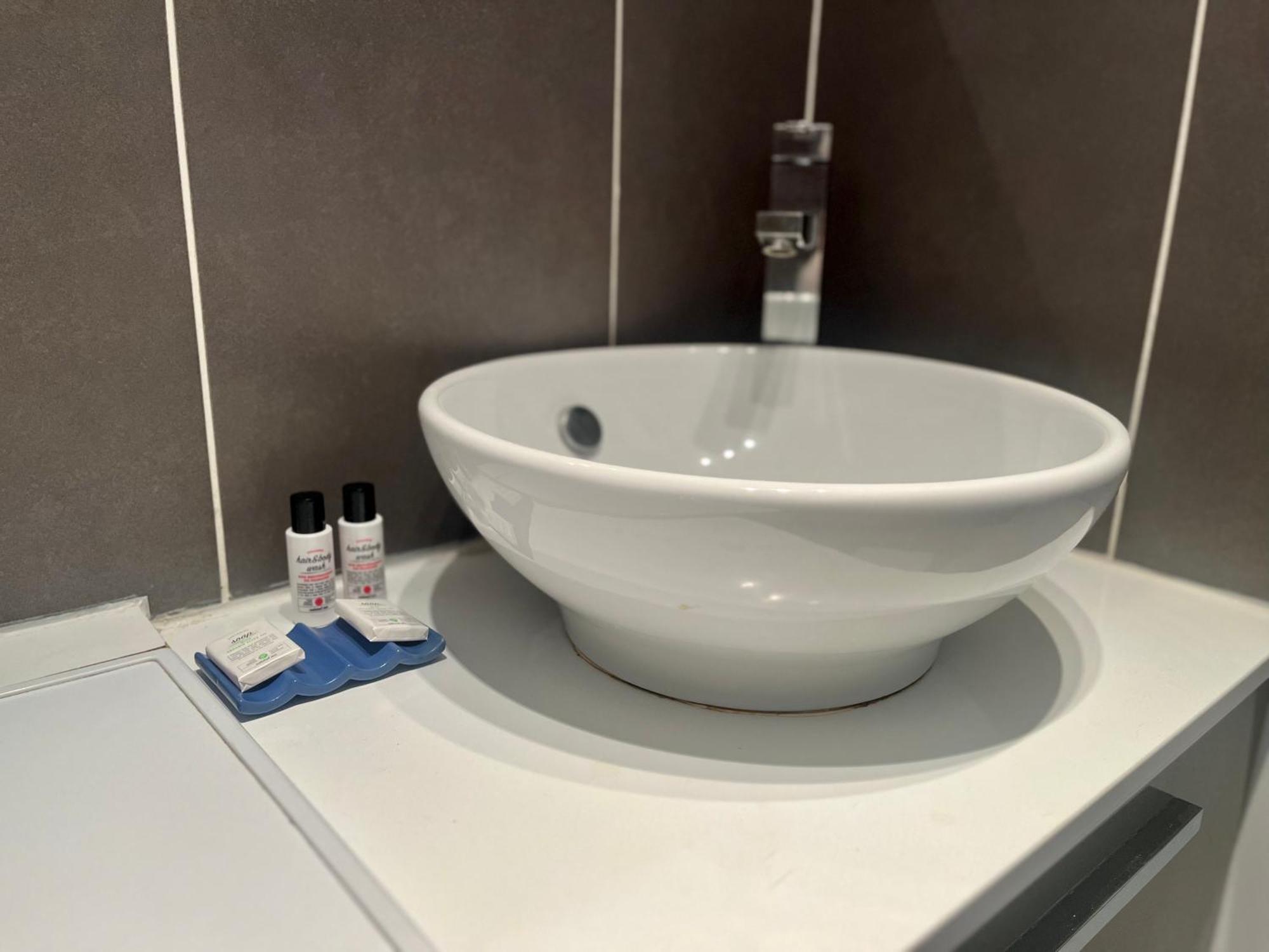 Suite Lavany Lione Esterno foto